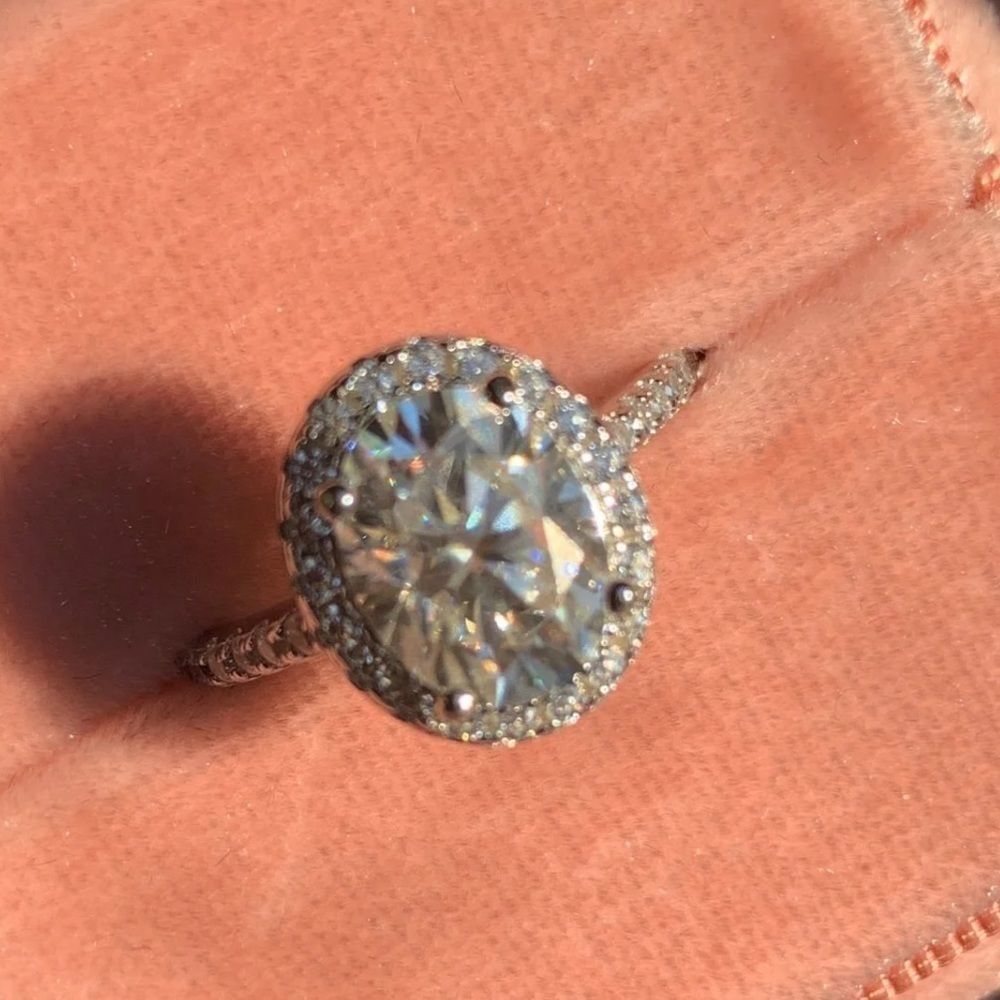 2.4ct tw oval VVS1 oval engagement ring - Picture 3 of 7